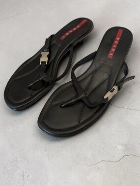 Vintage Prada Sport Black Leather/Nylon Thong Kitten Heel Sandals Italy Y2K